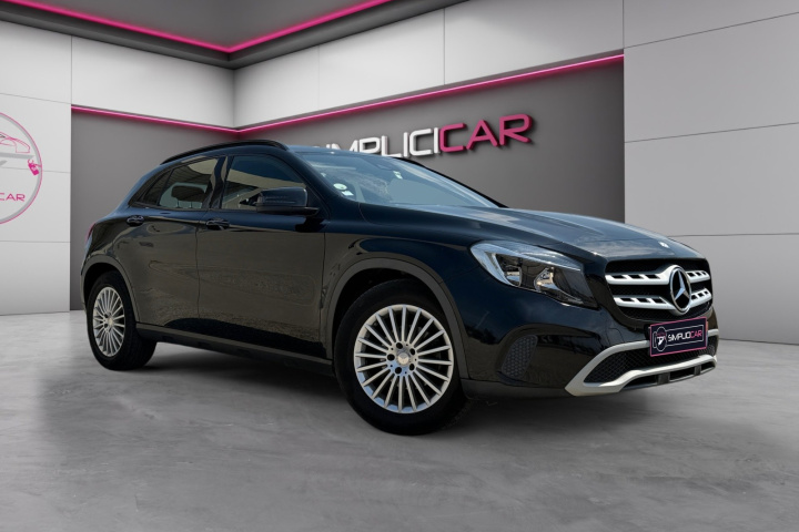 MERCEDES GLA