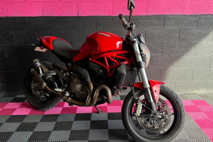 DUCATI MONSTER 821