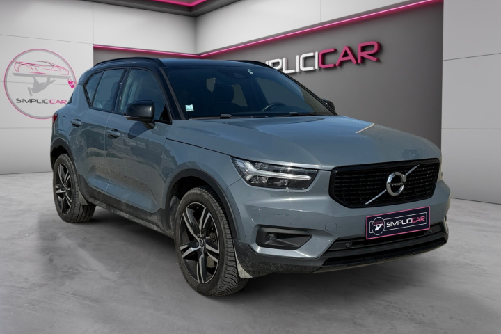 VOLVO XC40